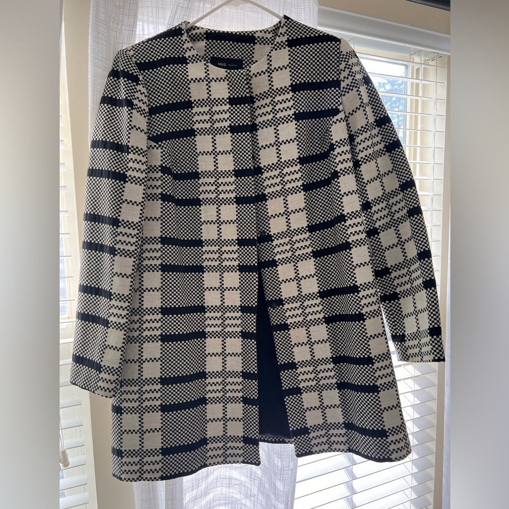 Long coat Mango basics size L black and beige